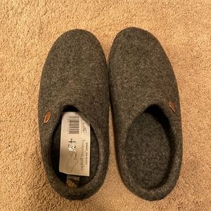 Wool slippers